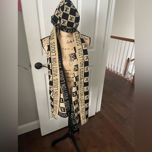 Black & tan LV scarf & hat set